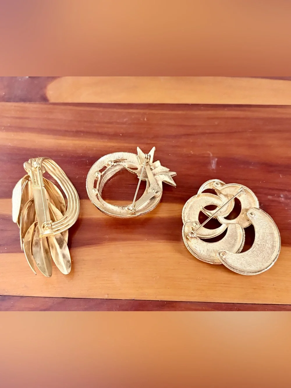 Elegant Gold-Tone Floral & Leaf trio Brooch Set - Women’s Fashion Jewelry